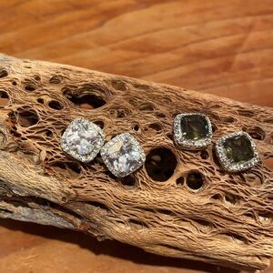 2x Earrings Costume Jewelry